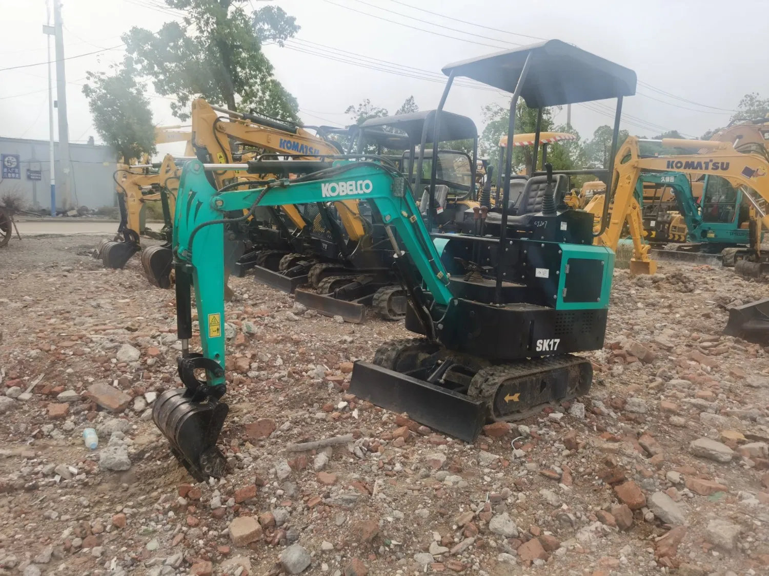 Excavadora de orugas Kobelco Sk17 usada en excelentes condiciones de trabajo de alta eficiencia con precio razonable para la venta.